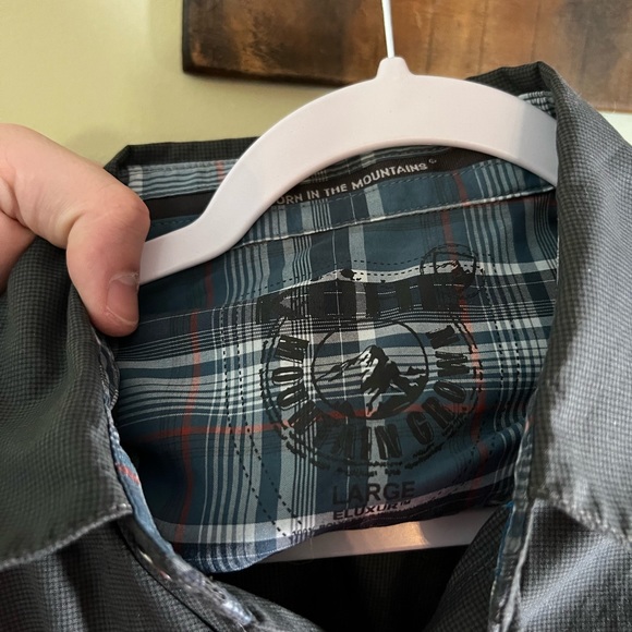 Men’s Kuhl Short Sleeve Button Down - Picture 4 of 4